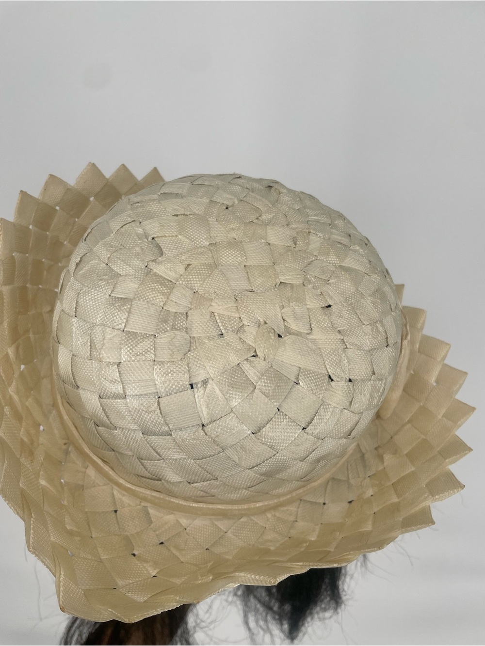 Vintage Cream Off White Woven Straw Hat W Velvet Bow Detail Sunhat Elastic Strap - Picture 11 of 16